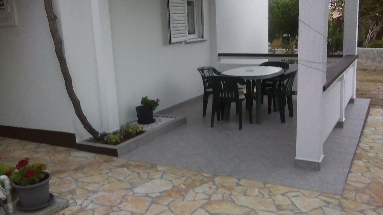Apartmani Dokoza Vir Esterno foto